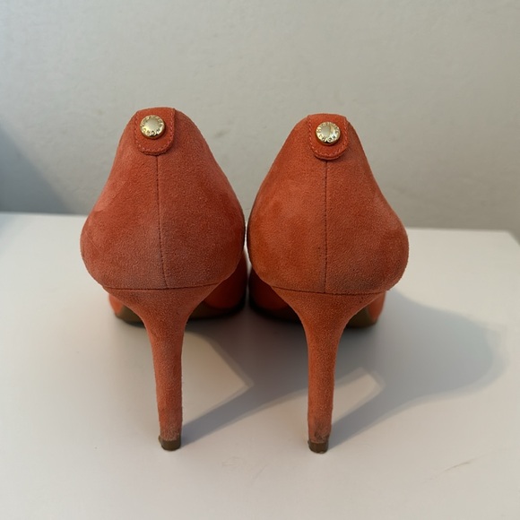 Michael Kors Peach Pumps - Picture 5 of 7